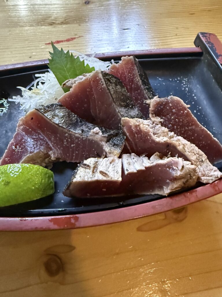 やいろ亭のカツオの画像