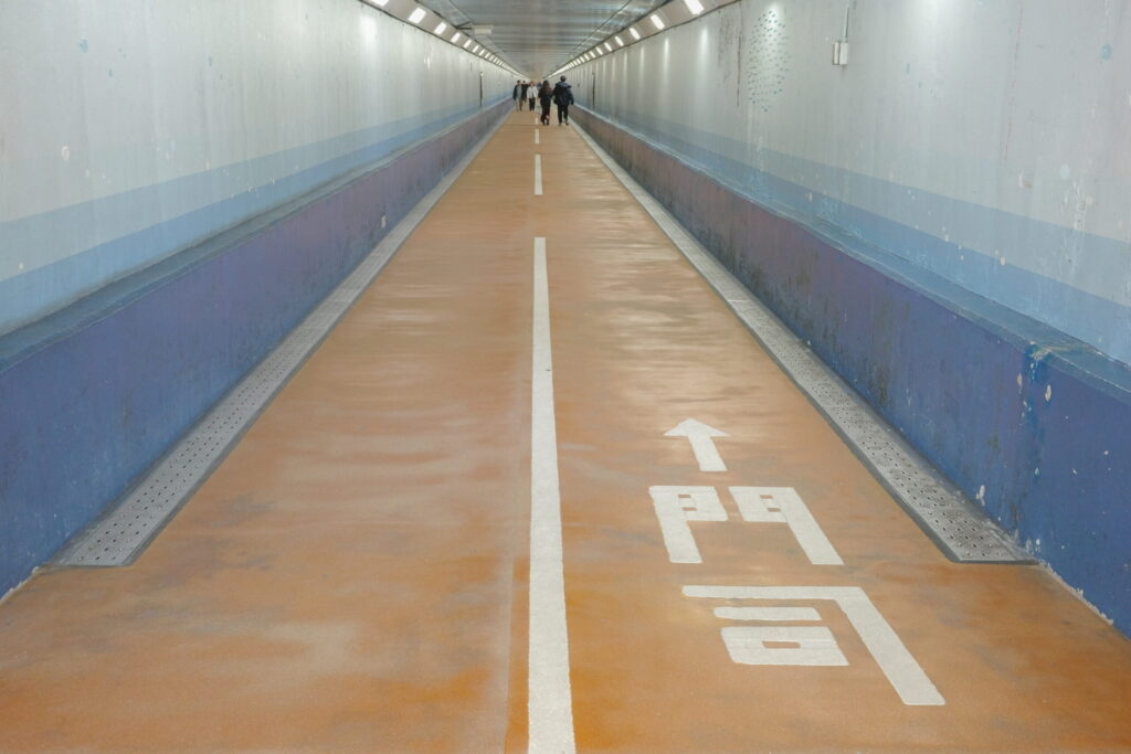 関門トンネル人道入り口の画像