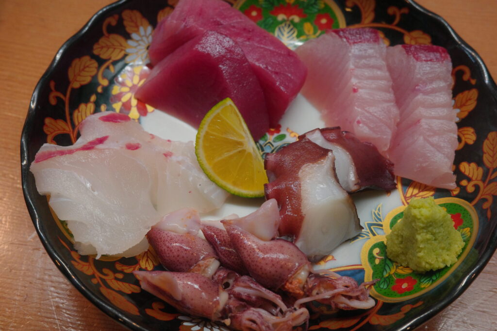 刺身の盛り合わせの画像