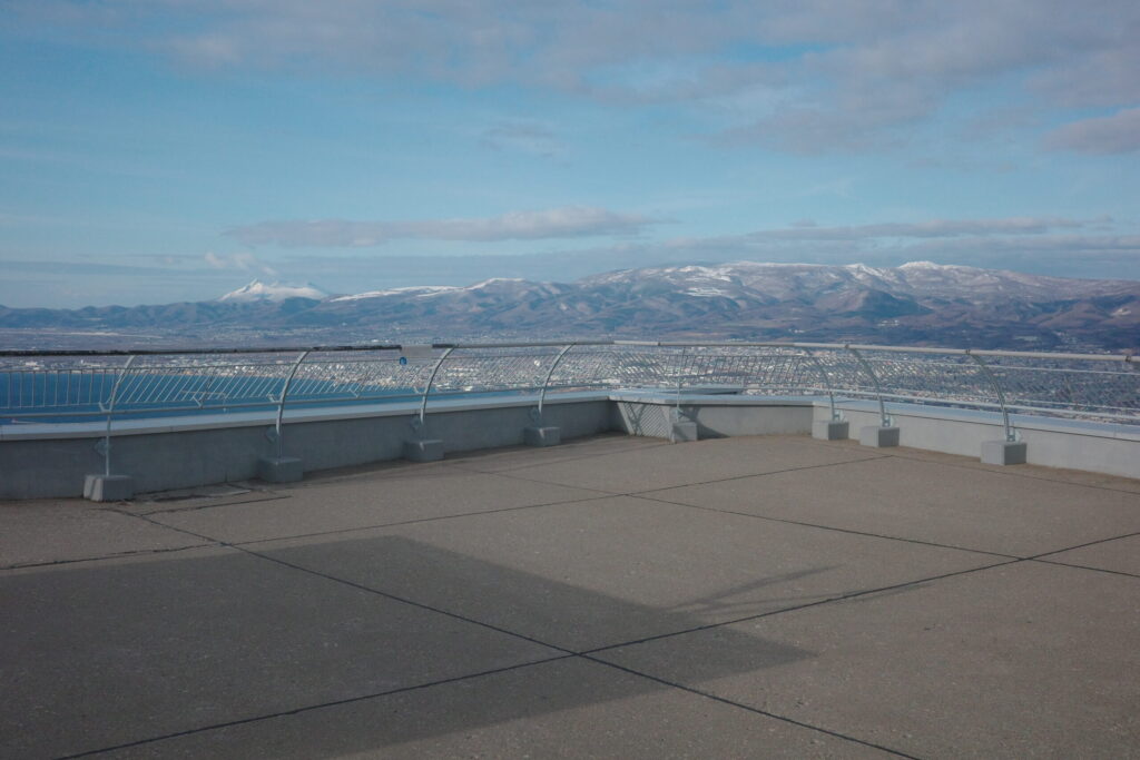 日の入り2時間前の函館山の混雑状況の画像