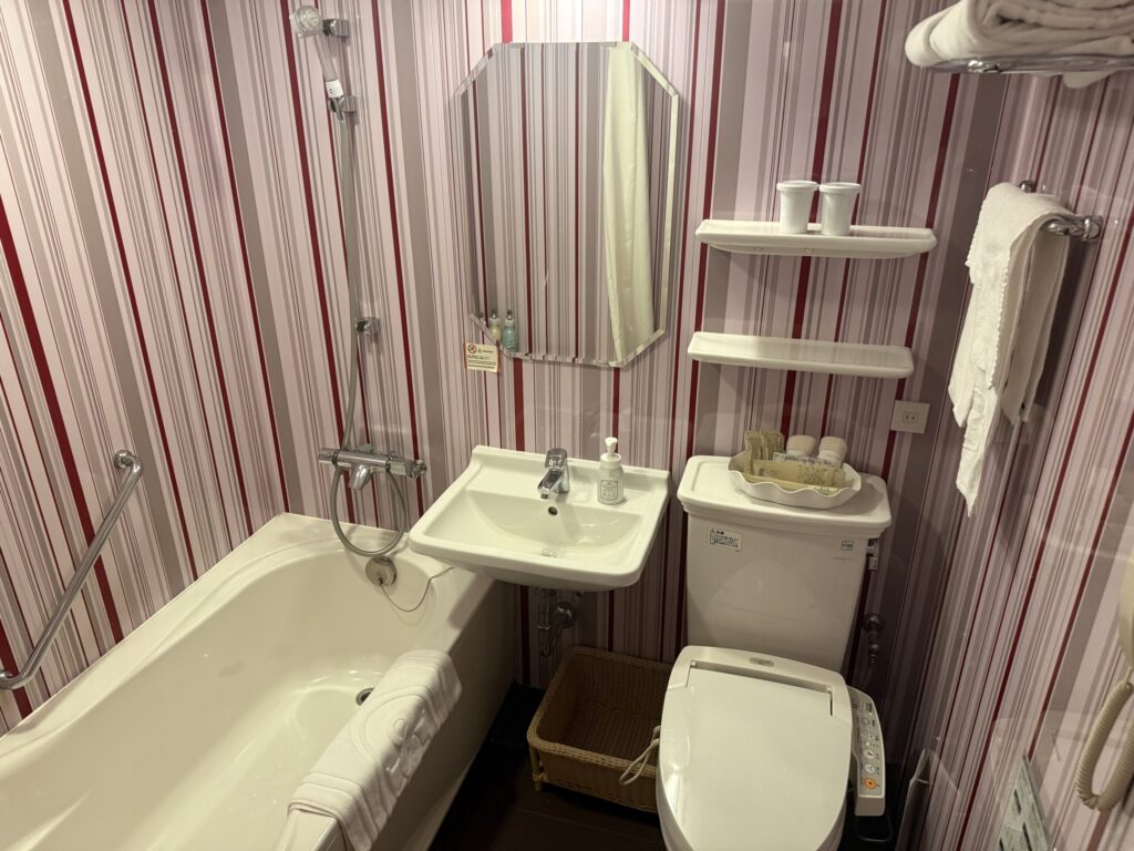 ホテルモントレ京都の部屋の水回りの画像