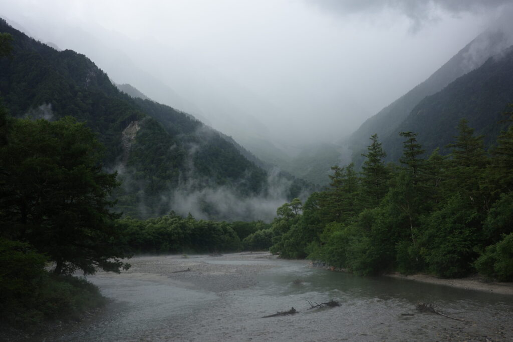 上高地 河童橋 雨