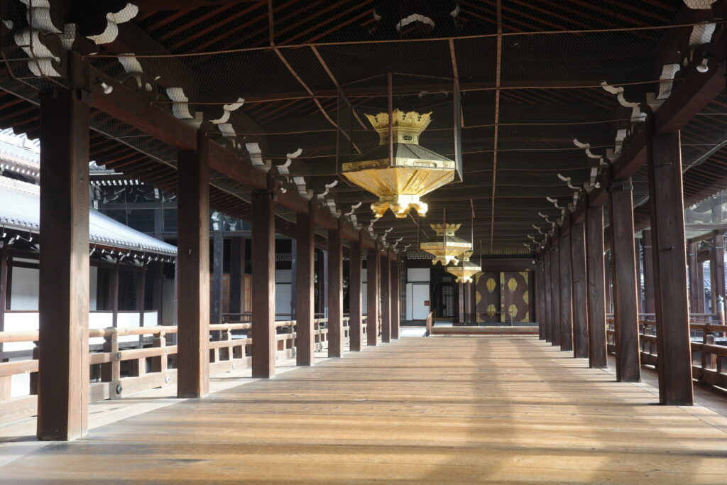 西本願寺 渡り廊下
